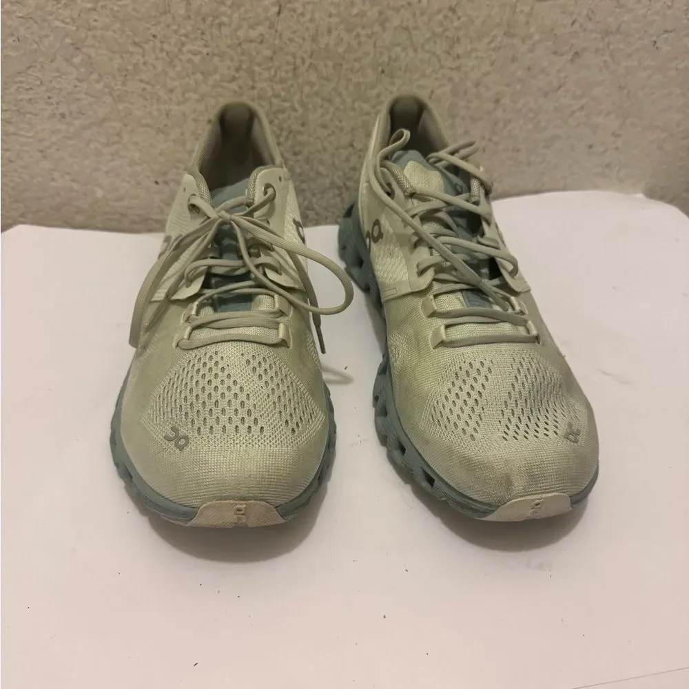 On Running Light Beige and Gray Sneakers 9/40.5